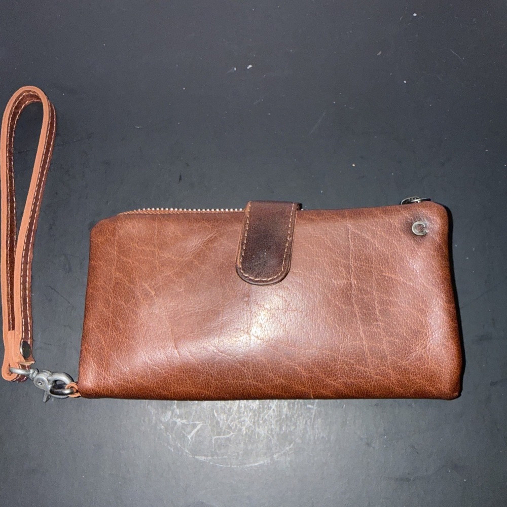 WILD WEST Los Angeles Cognac Leather Flap Bifold Wallet Wristlet